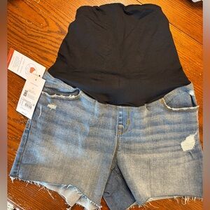 Isabel maternity shorts